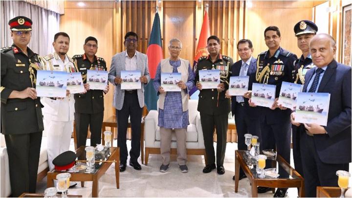  ‌শান্তিপূর্ণ নির্বাচন আয়োজনে সশস্ত্র বাহিনীকে সর্বোচ্চ দক্ষতা-পেশাদারিত্ব দেখাতে হবে ড. ইউনুস